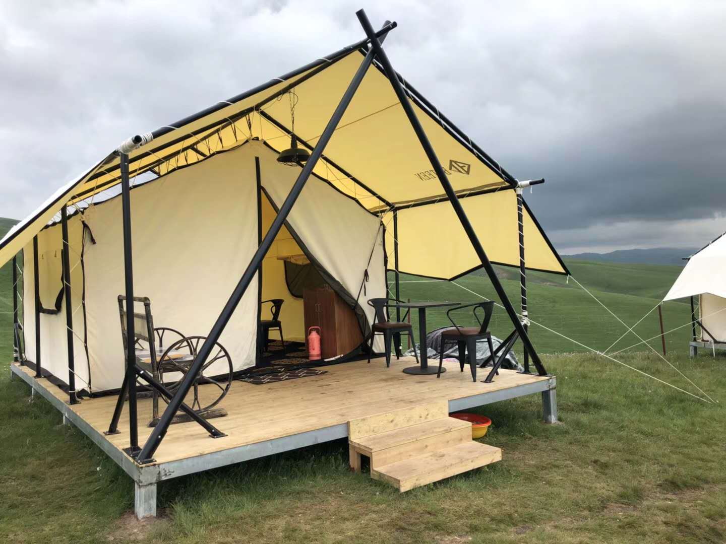 牧云帳篷營(yíng)地 360°全景圖與折疊桌椅的戶(hù)外美學(xué)